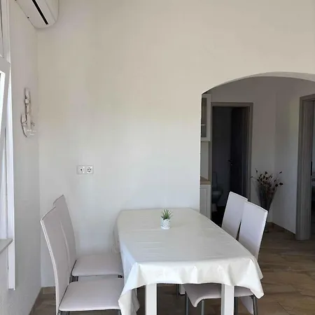 In - Insel 42973 شقة *