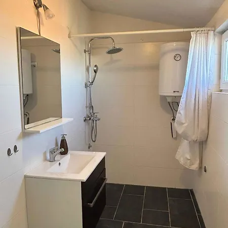 In - Insel 42973 شقة *