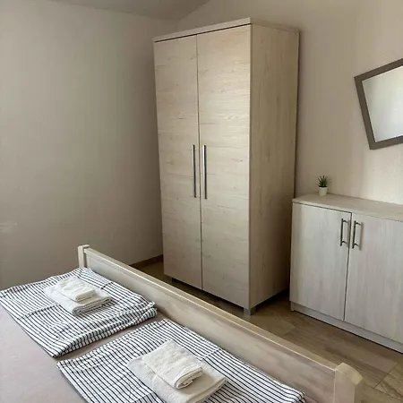 In - Insel 42973 شقة فير